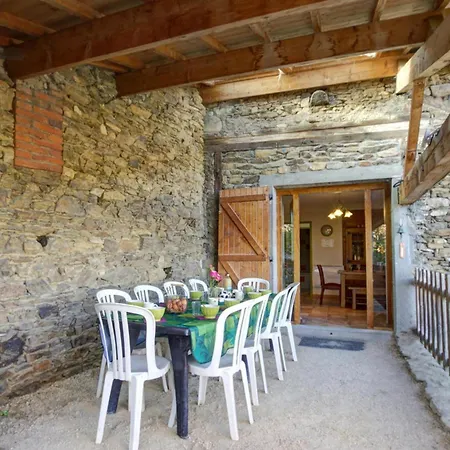 Spacieux Avec Terrasse Couverte, Proche Parc Du Pilat, Ideal Pour Groupes Et Activites De Plein Air - Fr-1-496-73 Holiday home